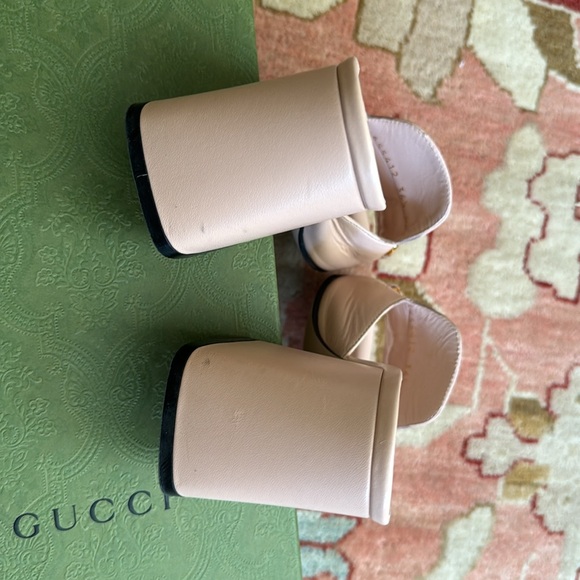 Gucci slides. Beautiful Blush color sold out - Picture 5 of 6